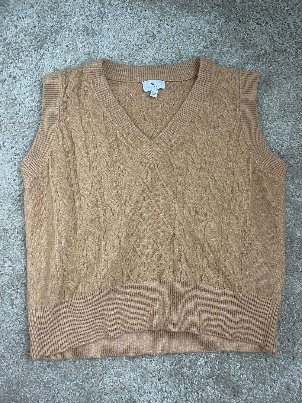 True Craft Cable-Knit V-Neck Sweater Vest in Camel Brown Women’s M